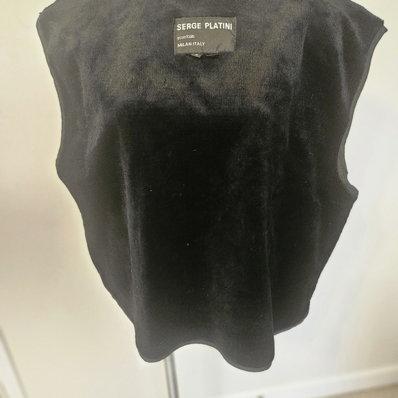 Black Belted Trench Coat with Stand-Up Collar - Picture 11 of 12